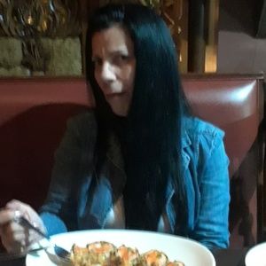 Meet your Posher, Lolit